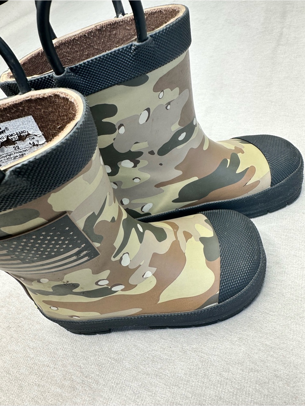 Western Chief Boys Camo Rain Boots with American Flag Patch - Picture 5 of 5